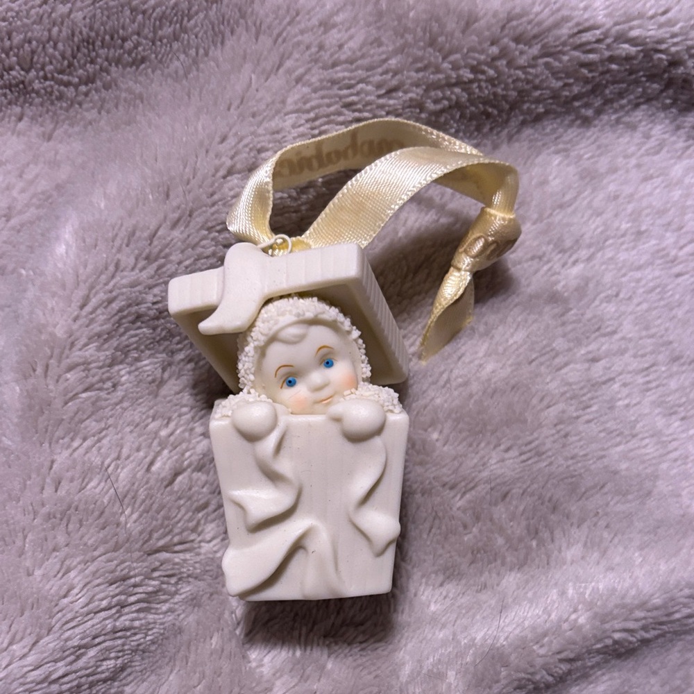 Department 56…Snow Babies… Baby in a Gift Box Ornament… No Box